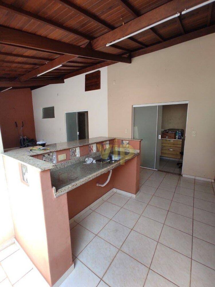 Casa, 3 quartos, 245 m² - Foto 8