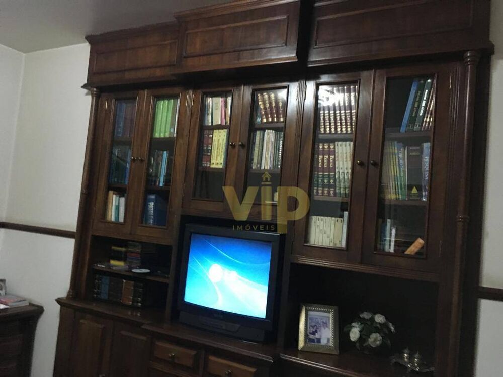 Apartamento à venda com 4 quartos, 227m² - Foto 1
