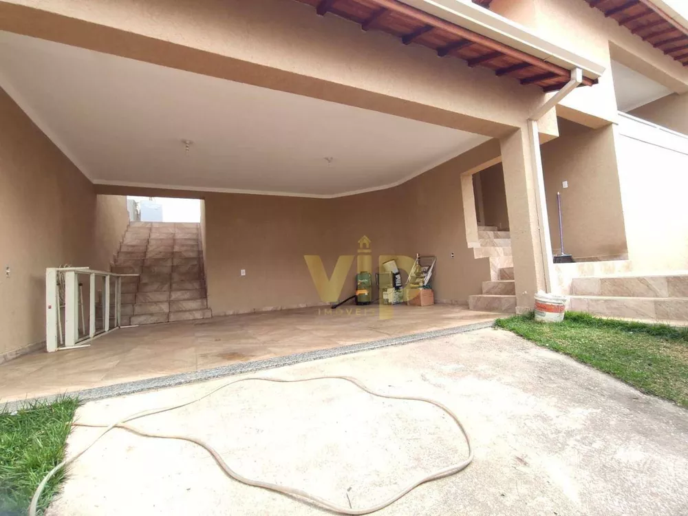 Casa à venda com 3 quartos, 180m² - Foto 2