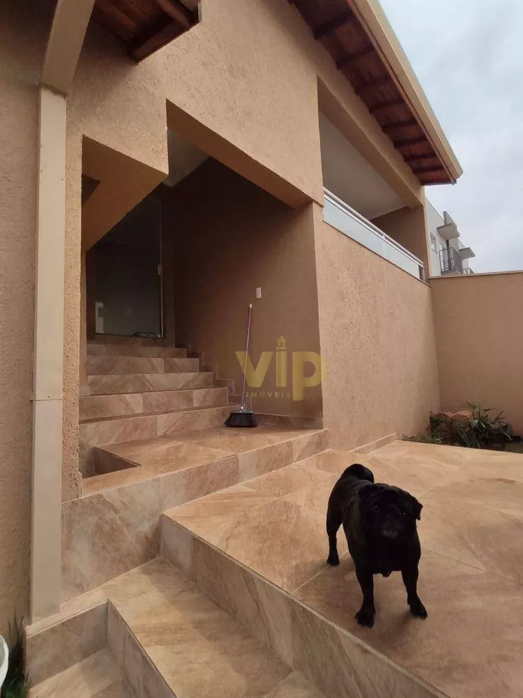 Casa à venda com 3 quartos, 180m² - Foto 1