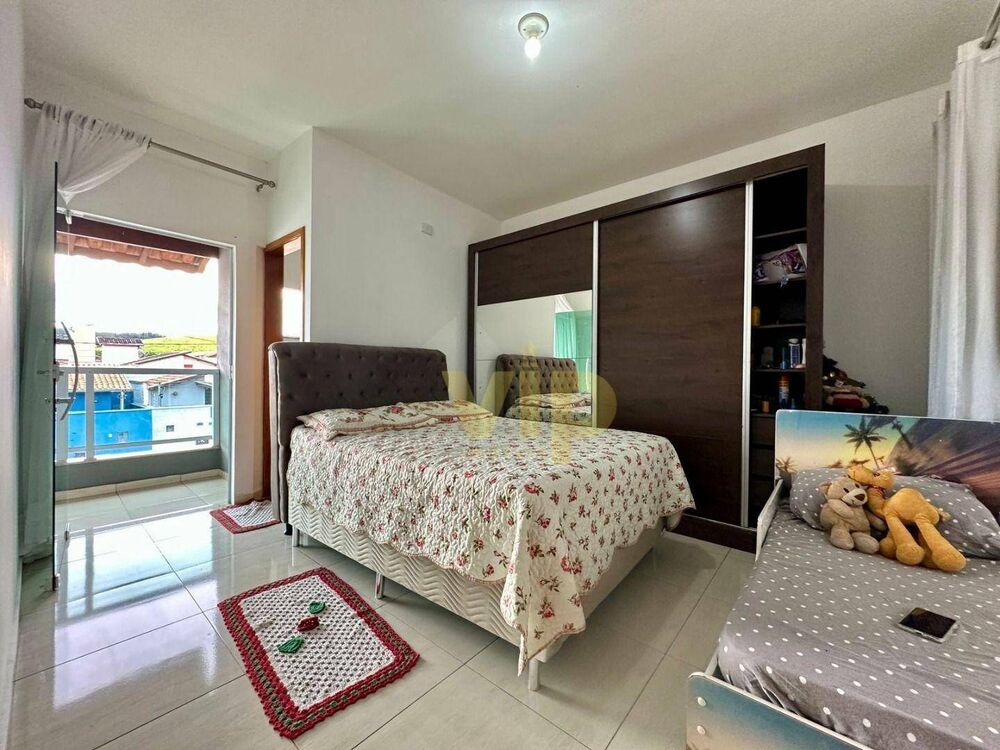 Casa, 3 quartos, 177 m² - Foto 2