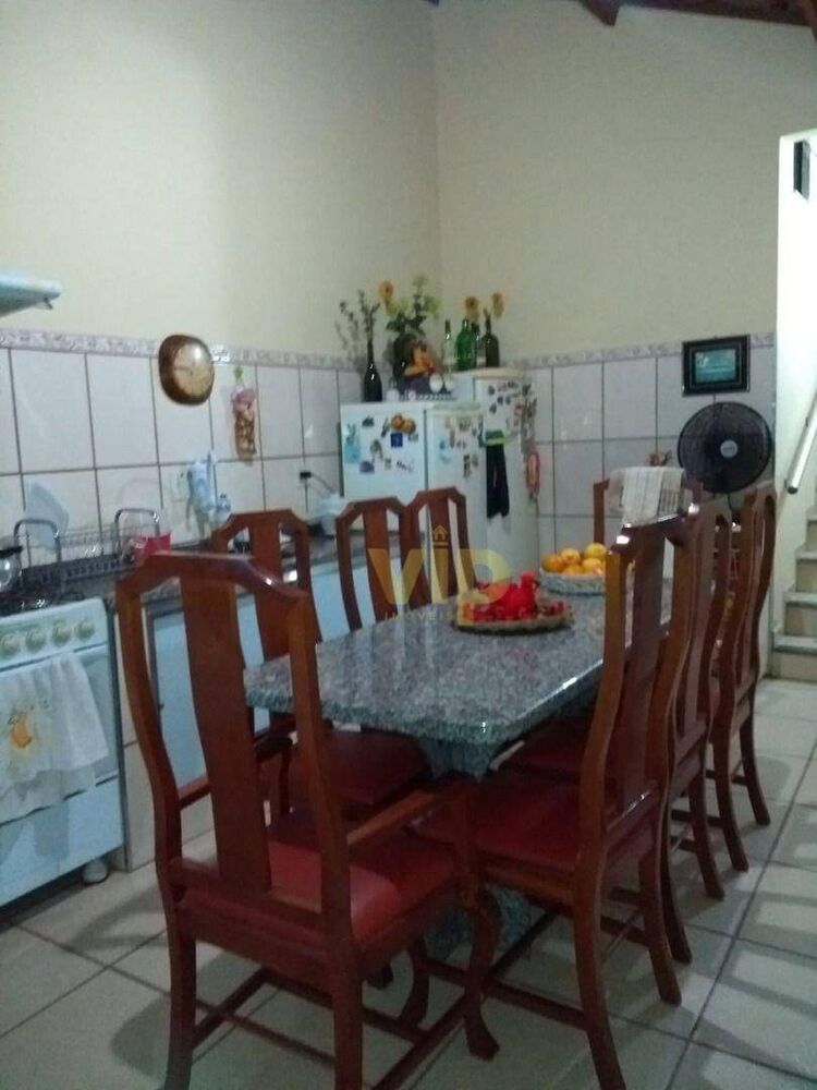 Casa, 4 quartos, 130 m² - Foto 1