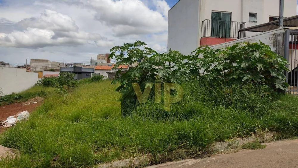 Terreno à venda, 237M2 - Foto 1