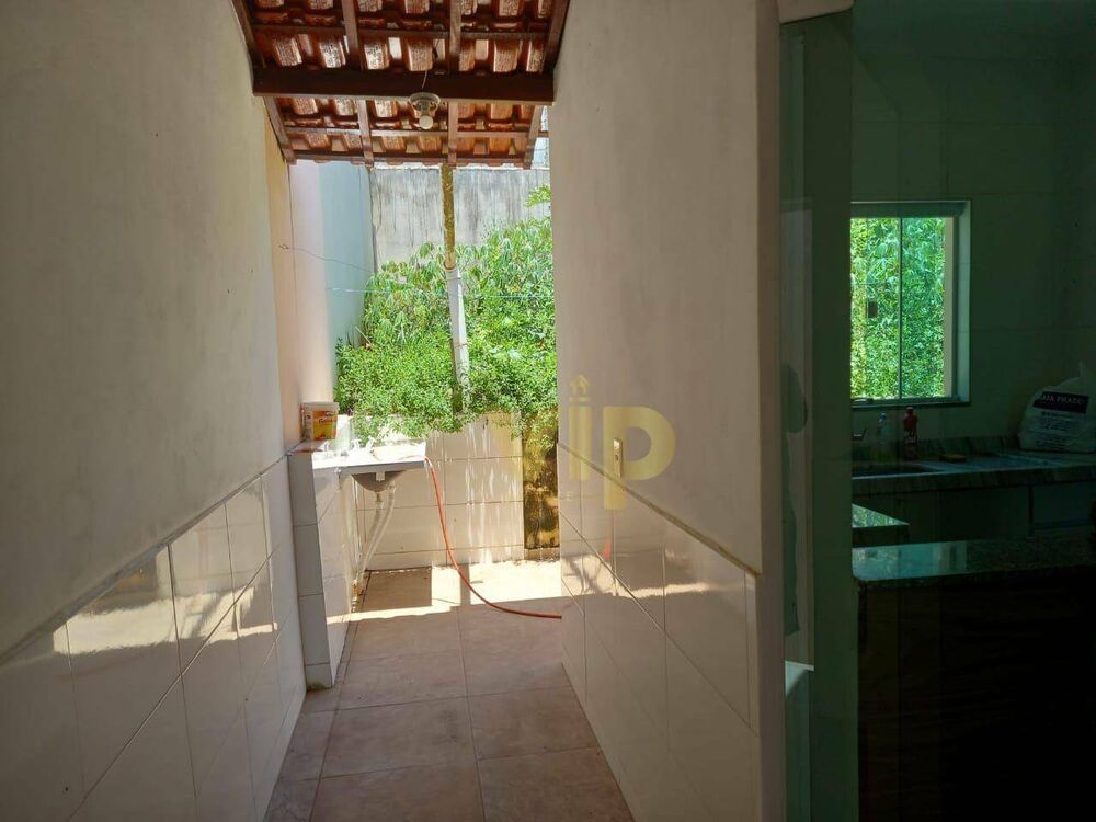 Casa à venda com 2 quartos, 95m² - Foto 1