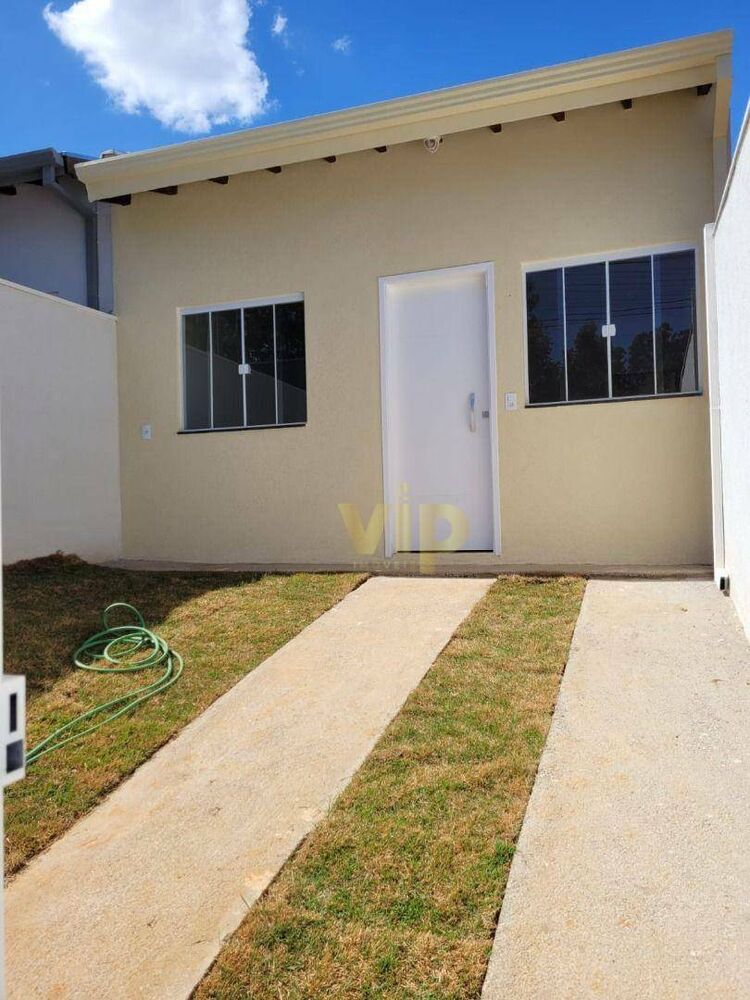 Casa à venda com 3 quartos, 70m² - Foto 1