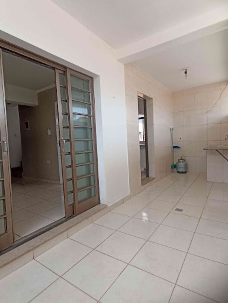 Casa, 4 quartos, 140 m² - Foto 3