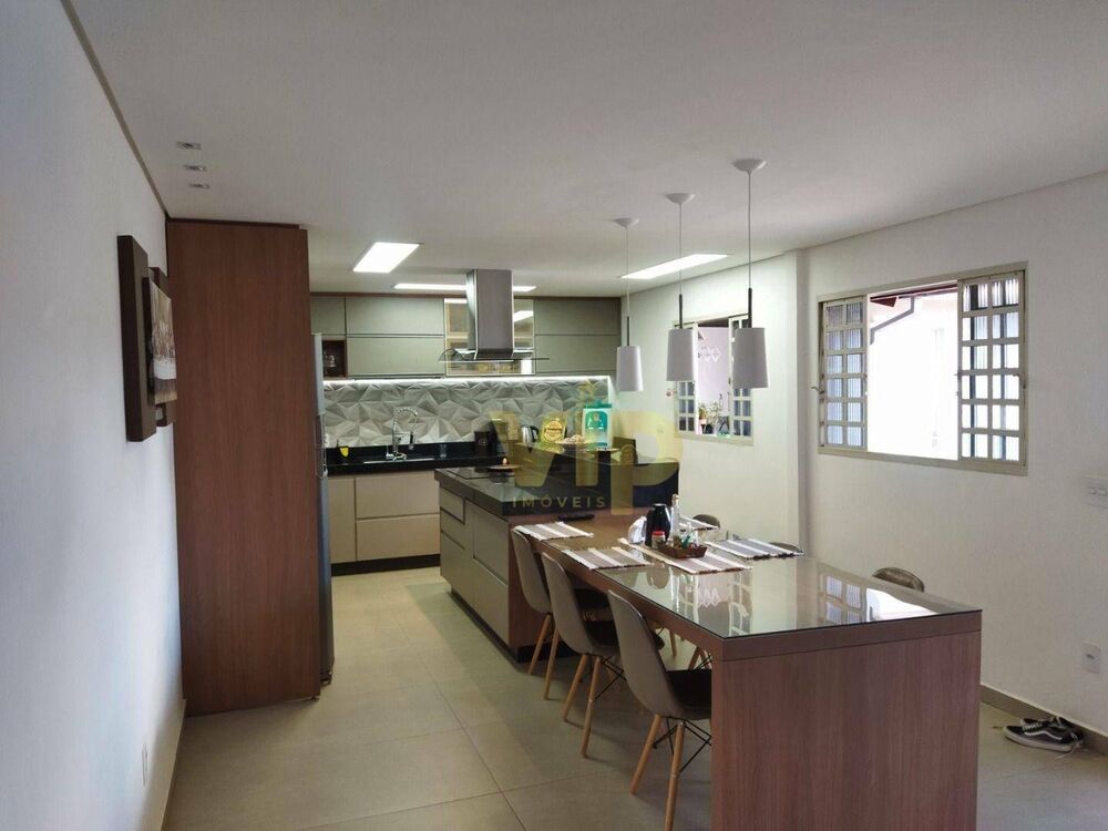 Casa, 3 quartos, 185 m² - Foto 2