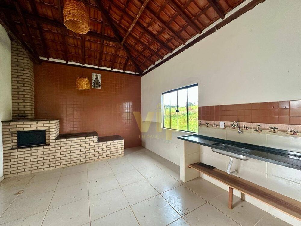 Chácara à venda com 3 quartos, 100m² - Foto 1
