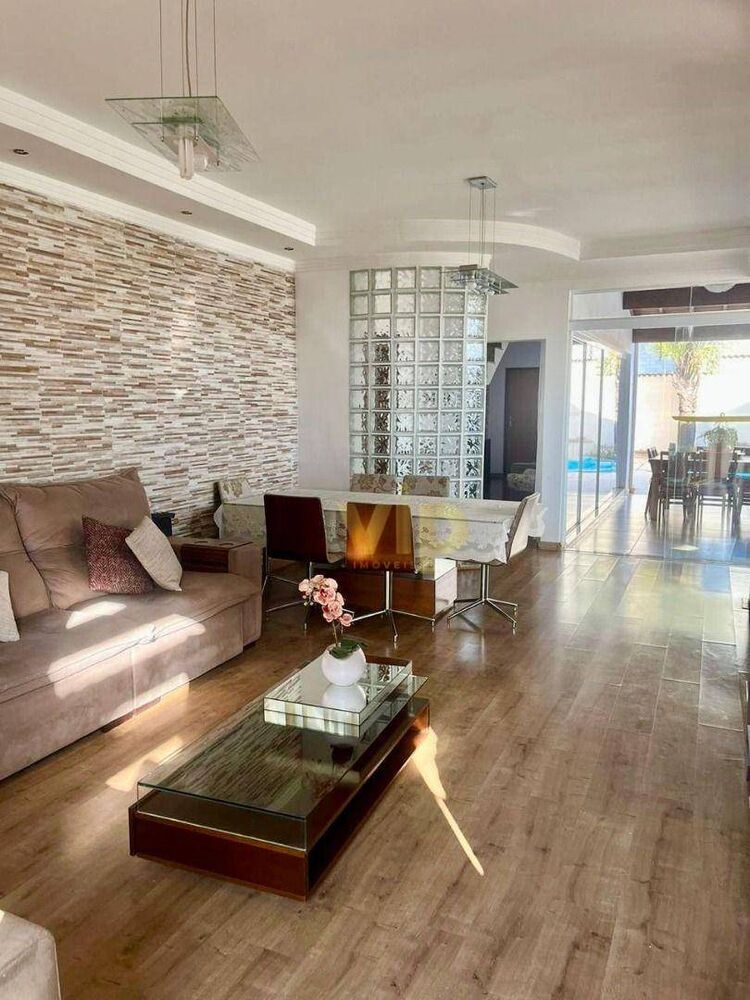 Casa, 3 quartos, 316 m² - Foto 1