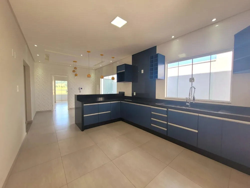 Casa, 3 quartos, 226 m² - Foto 1