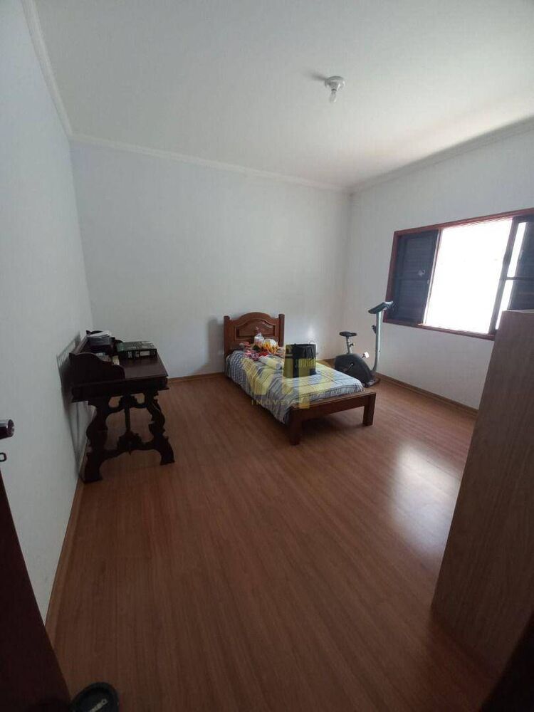 Casa, 3 quartos, 267 m² - Foto 1