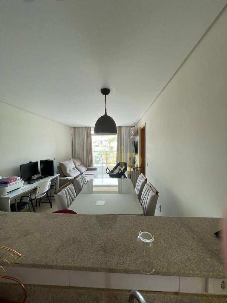 Apartamento à venda com 2 quartos, 67m² - Foto 2