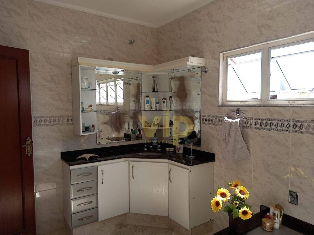 Casa, 3 quartos, 252 m² - Foto 3