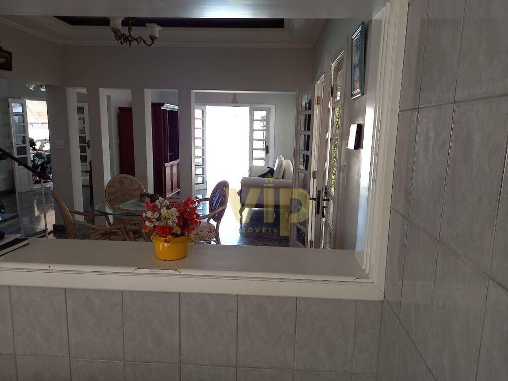 Casa, 3 quartos, 252 m² - Foto 2