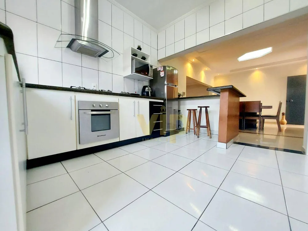Casa, 4 quartos, 225 m² - Foto 3