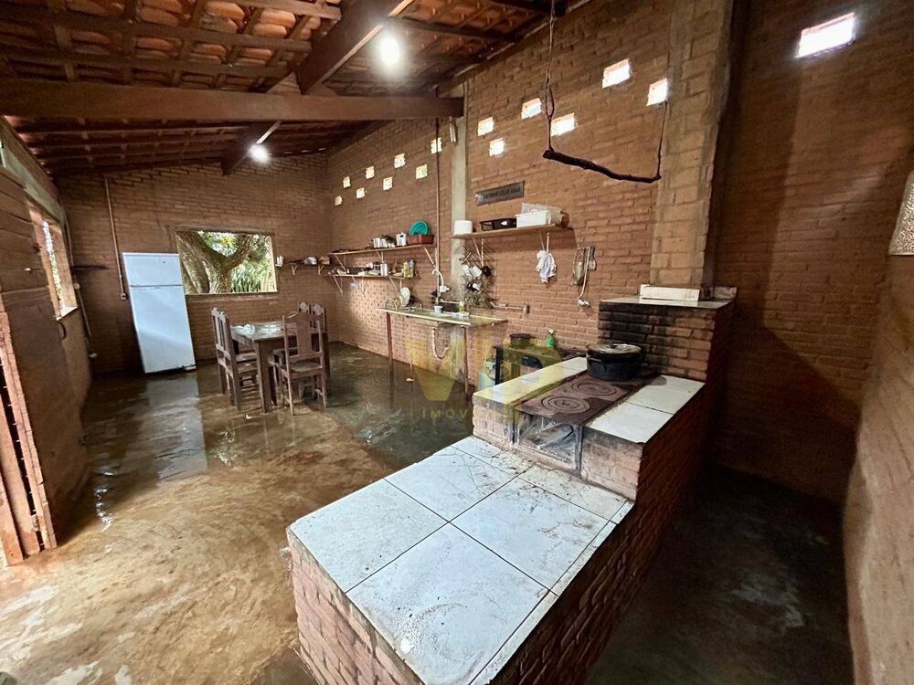 Chácara à venda com 2 quartos, 720M2 - Foto 1