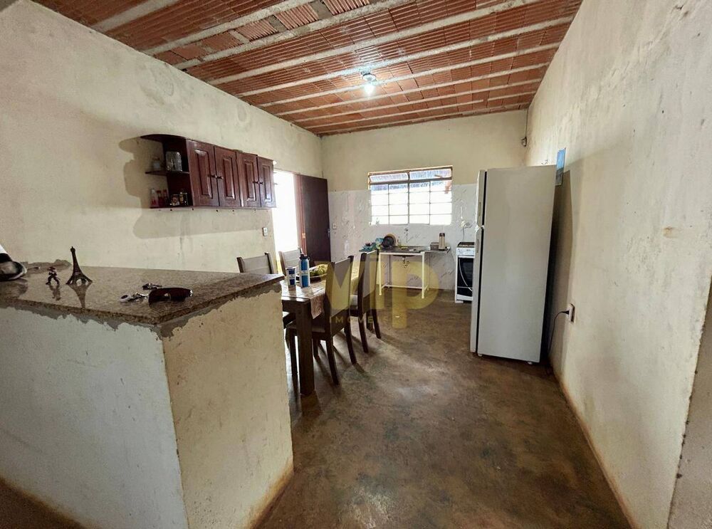 Chácara à venda com 2 quartos, 720M2 - Foto 2