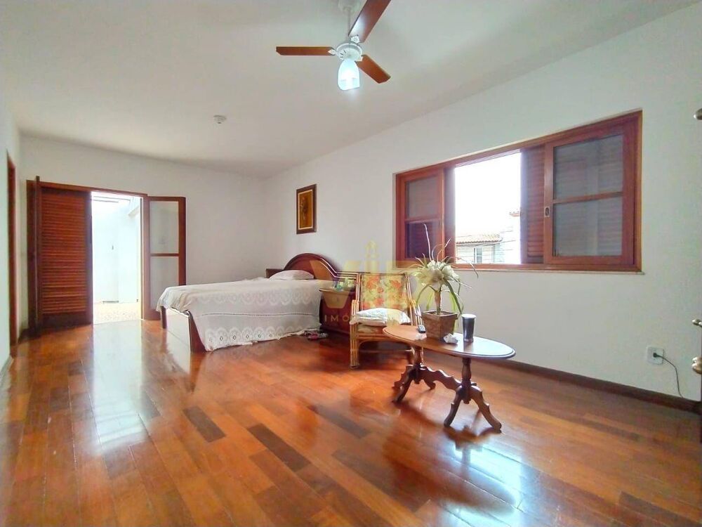 Casa, 5 quartos, 357 m² - Foto 2