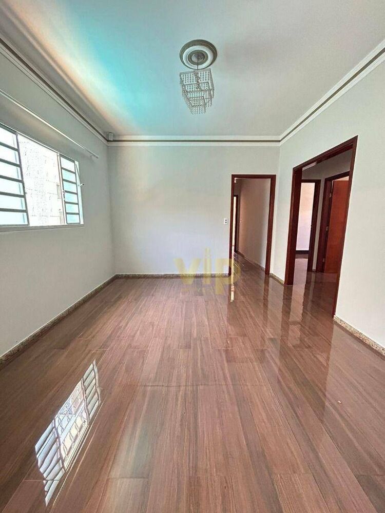 Casa, 3 quartos, 200 m² - Foto 2