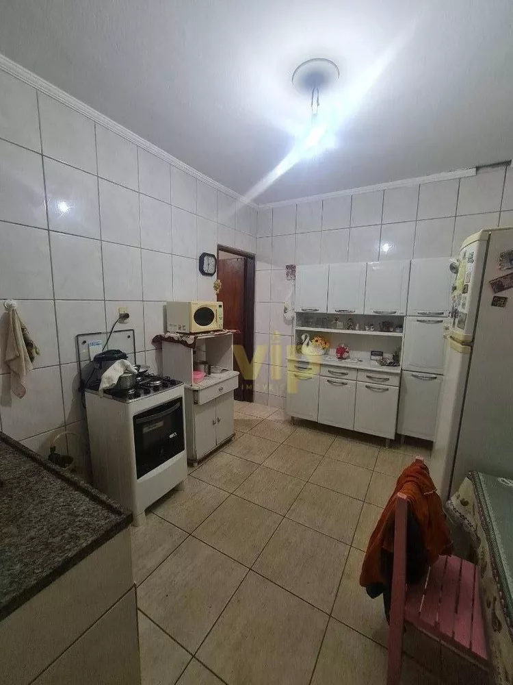 Casa à venda com 2 quartos, 95m² - Foto 2