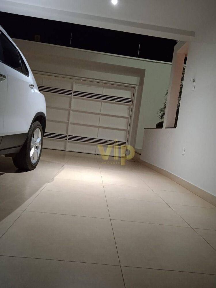 Casa, 3 quartos, 196 m² - Foto 1