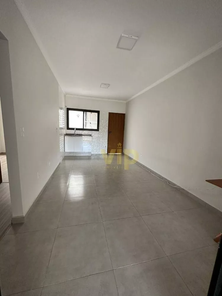 Casa à venda com 2 quartos, 70m² - Foto 6