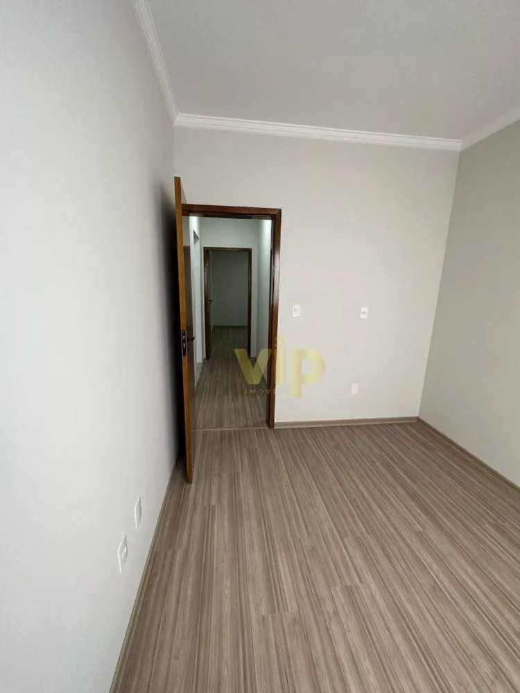 Casa à venda com 2 quartos, 70m² - Foto 3