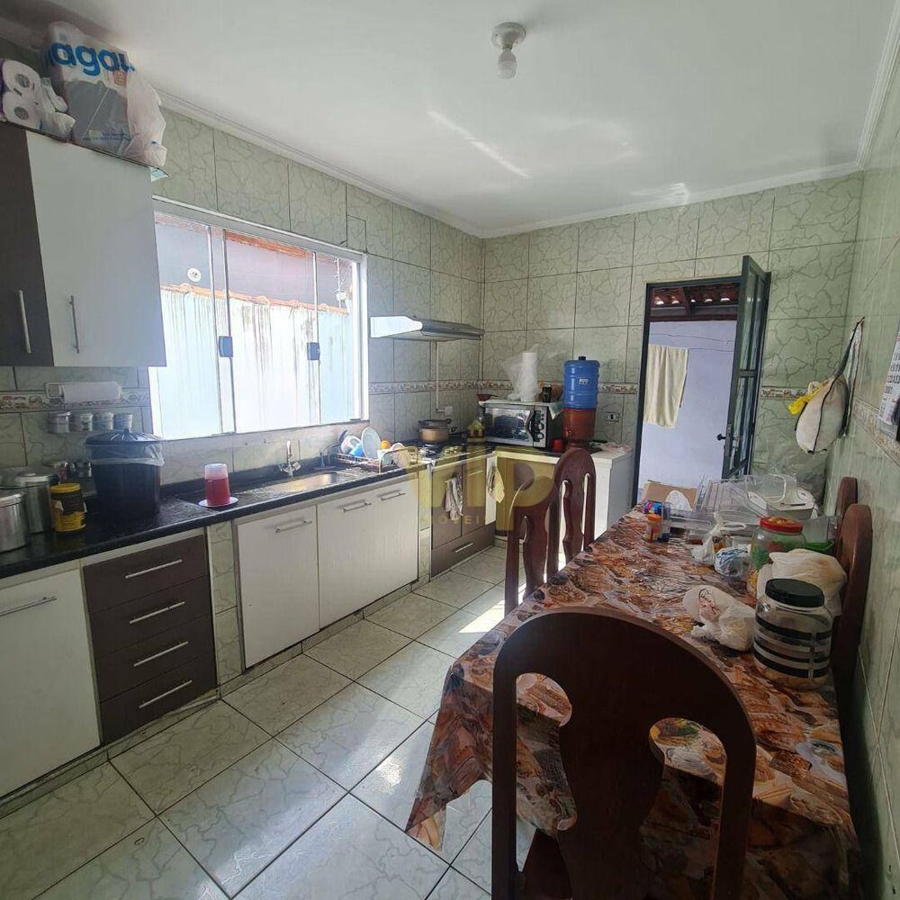 Casa de Condomínio à venda com 3 quartos, 250m² - Foto 1