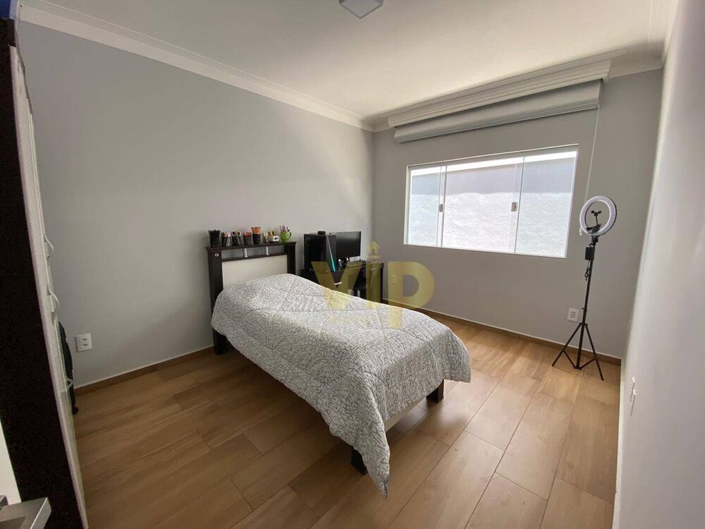 Casa, 3 quartos, 180 m² - Foto 1