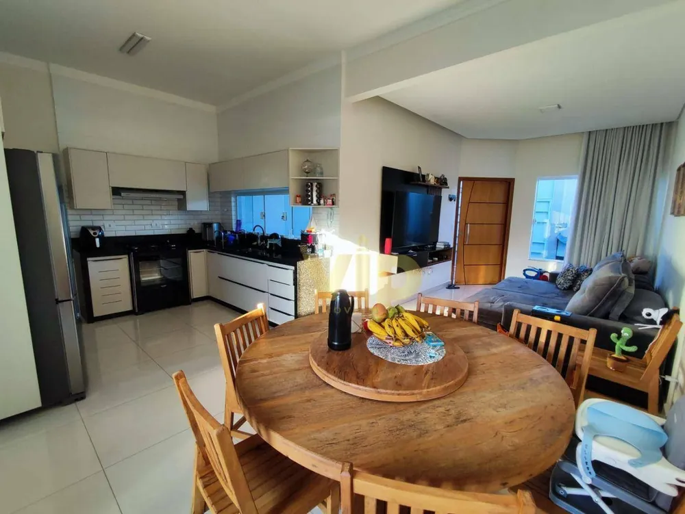 Casa, 3 quartos, 110 m² - Foto 1