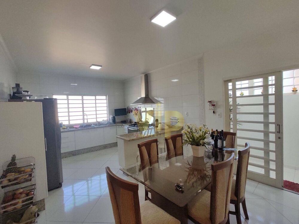 Casa, 3 quartos, 380 m² - Foto 2