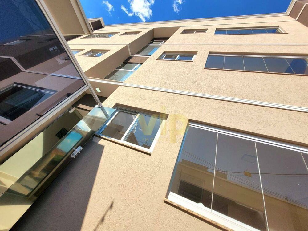 Apartamento à venda com 3 quartos, 120m² - Foto 1