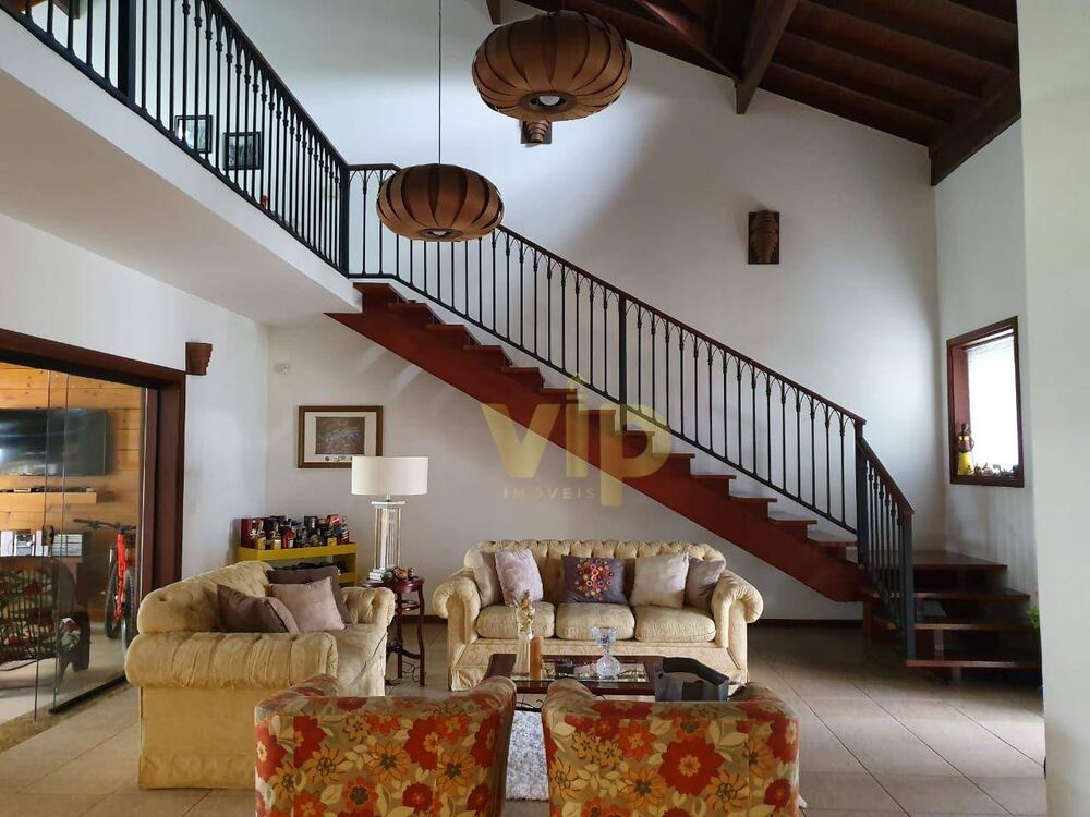 Casa à venda com 3 quartos, 400m² - Foto 1
