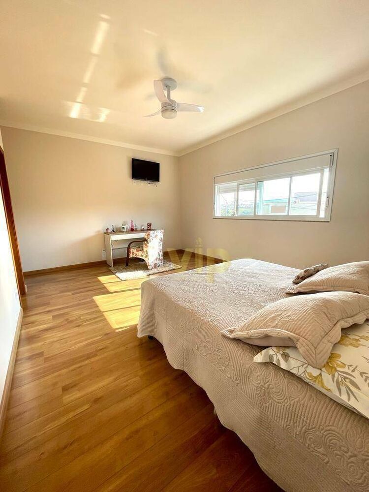 Casa, 4 quartos, 275 m² - Foto 4