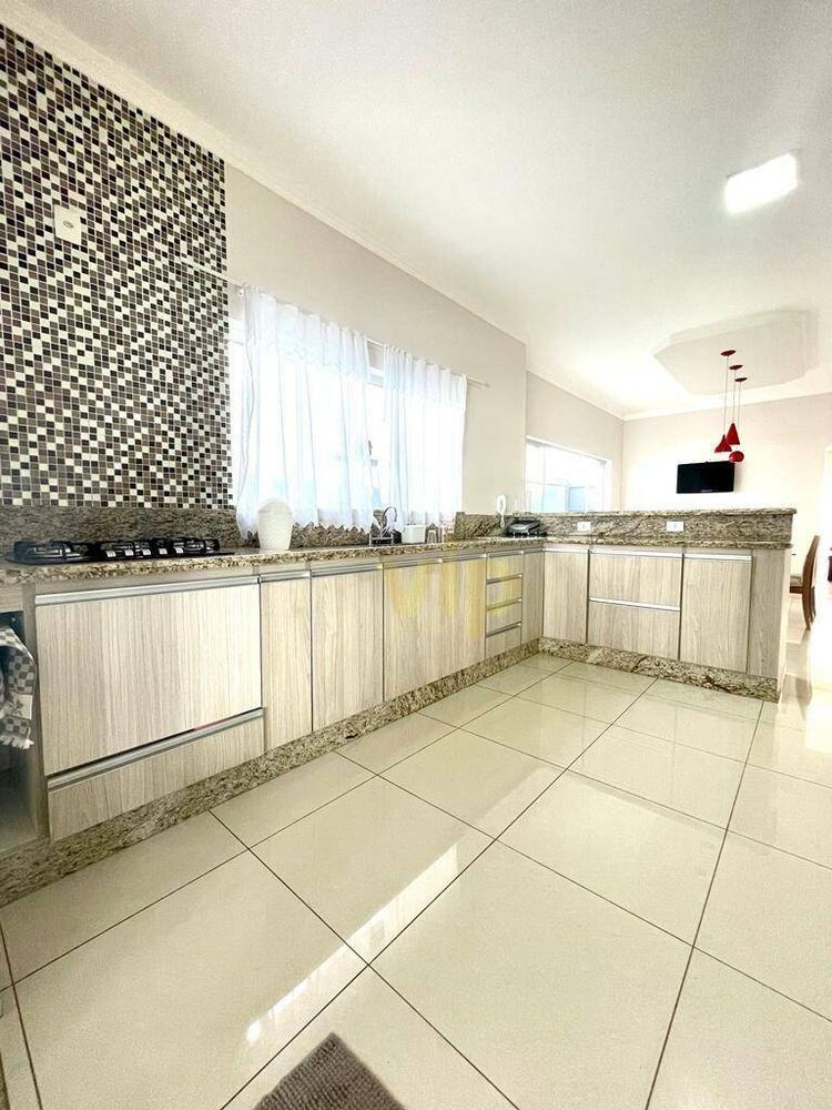 Casa, 4 quartos, 275 m² - Foto 2