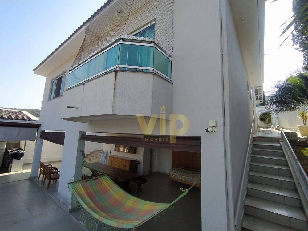 Casa, 3 quartos, 256 m² - Foto 1