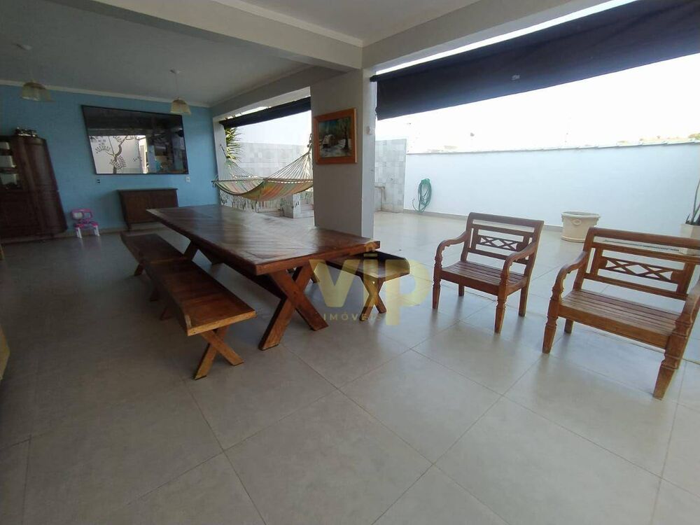Casa, 3 quartos, 256 m² - Foto 2