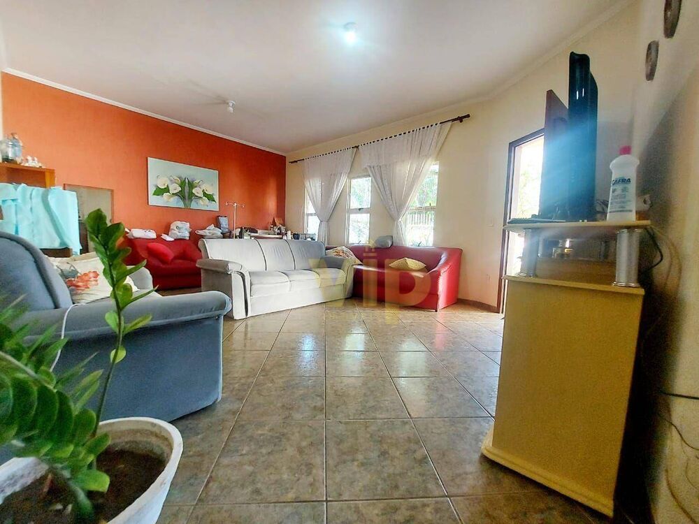 Casa, 3 quartos, 186 m² - Foto 1