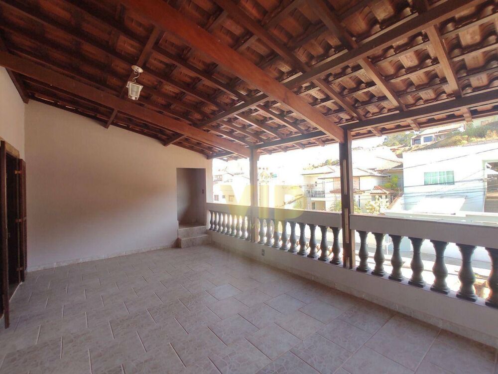 Sobrado à venda com 3 quartos, 442m² - Foto 2