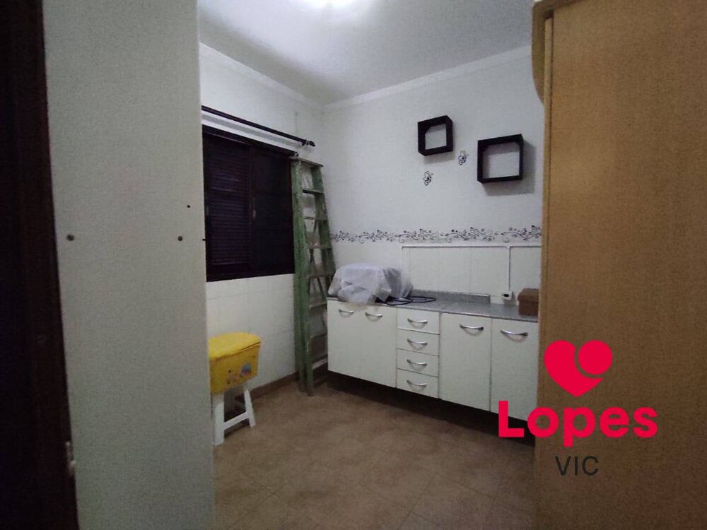 Casa à venda com 3 quartos, 252m² - Foto 9