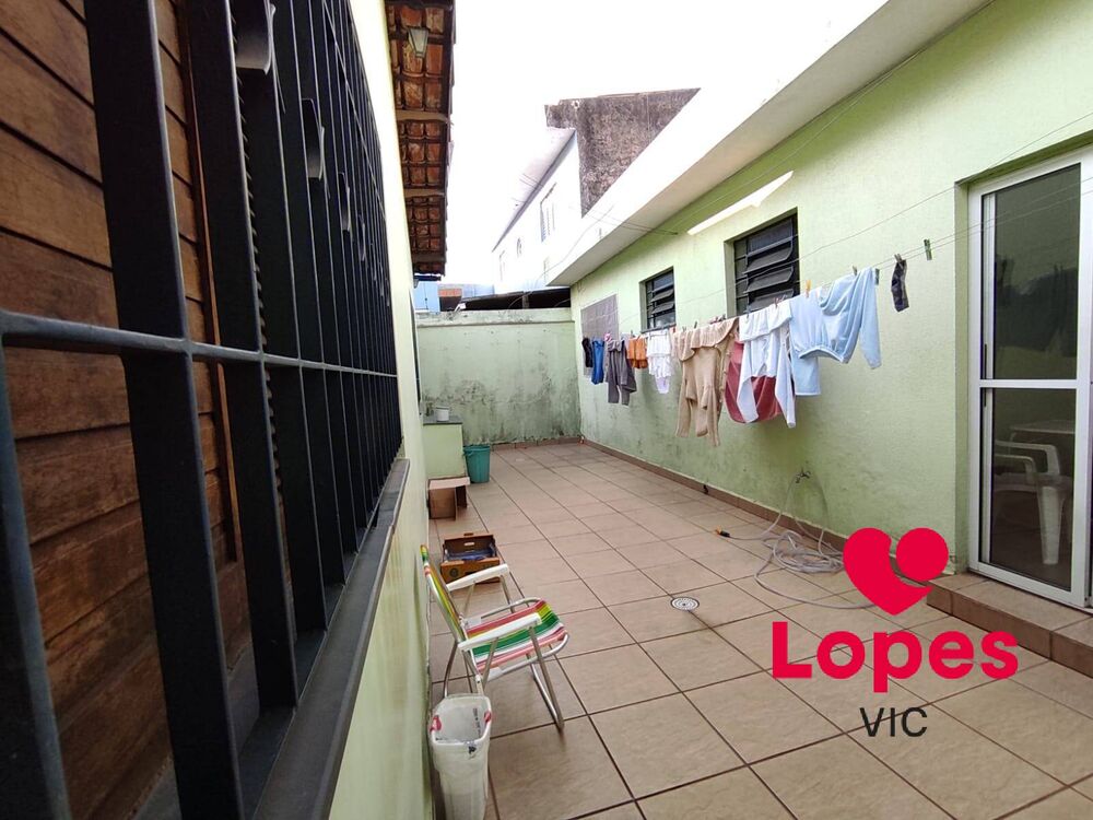 Casa à venda com 3 quartos, 252m² - Foto 5