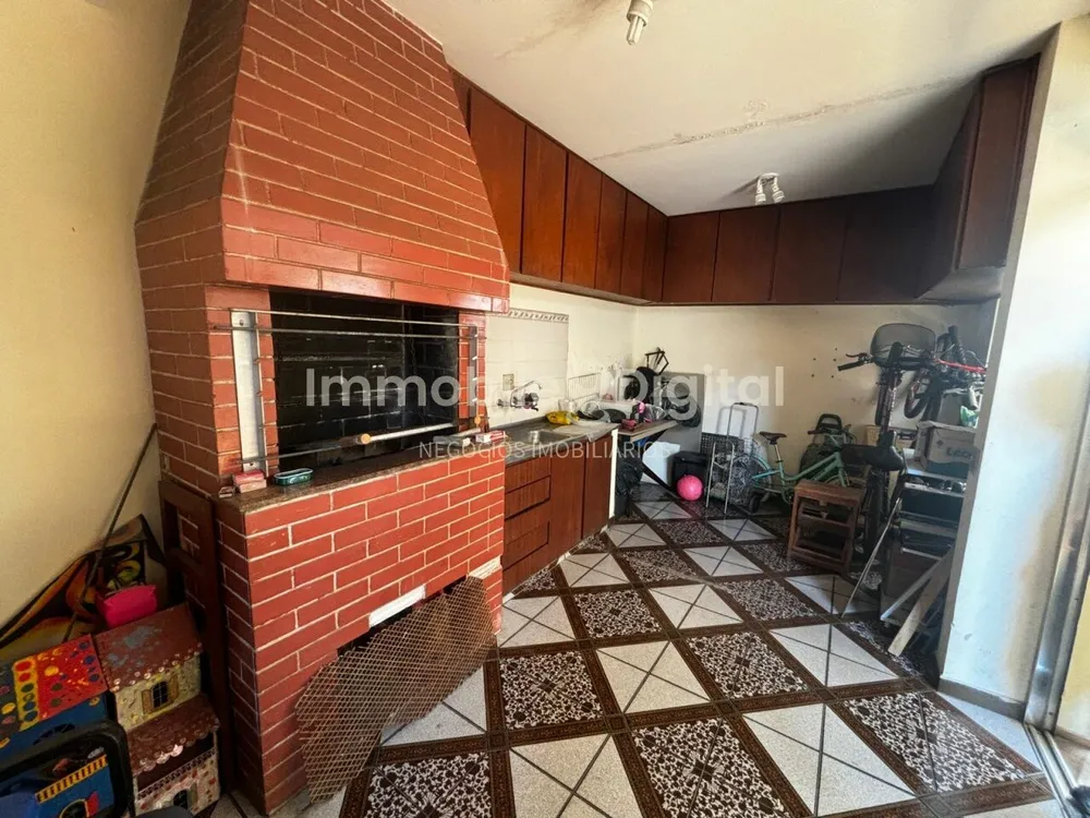 Casa, 4 quartos, 250 m² - Foto 1