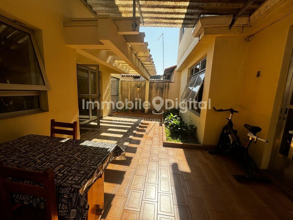 Casa, 4 quartos, 250 m² - Foto 1