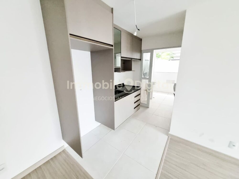 Apartamento à venda com 2 quartos, 66m² - Foto 4