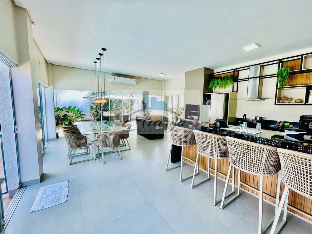 Casa à venda com 3 quartos, 900m² - Foto 4