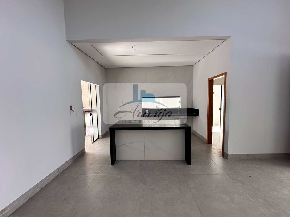 Casa à venda com 3 quartos, 250m² - Foto 3