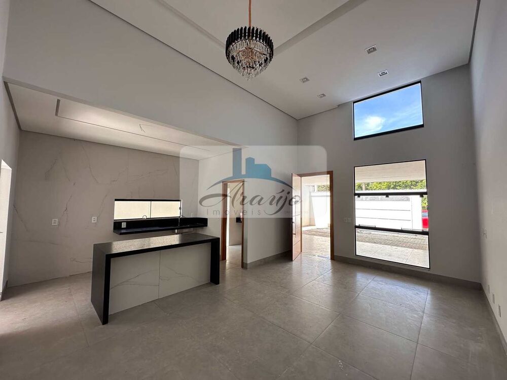 Casa à venda com 3 quartos, 250m² - Foto 2