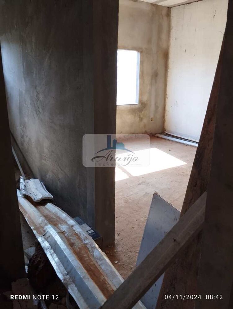 Casa à venda com 2 quartos, 75m² - Foto 4
