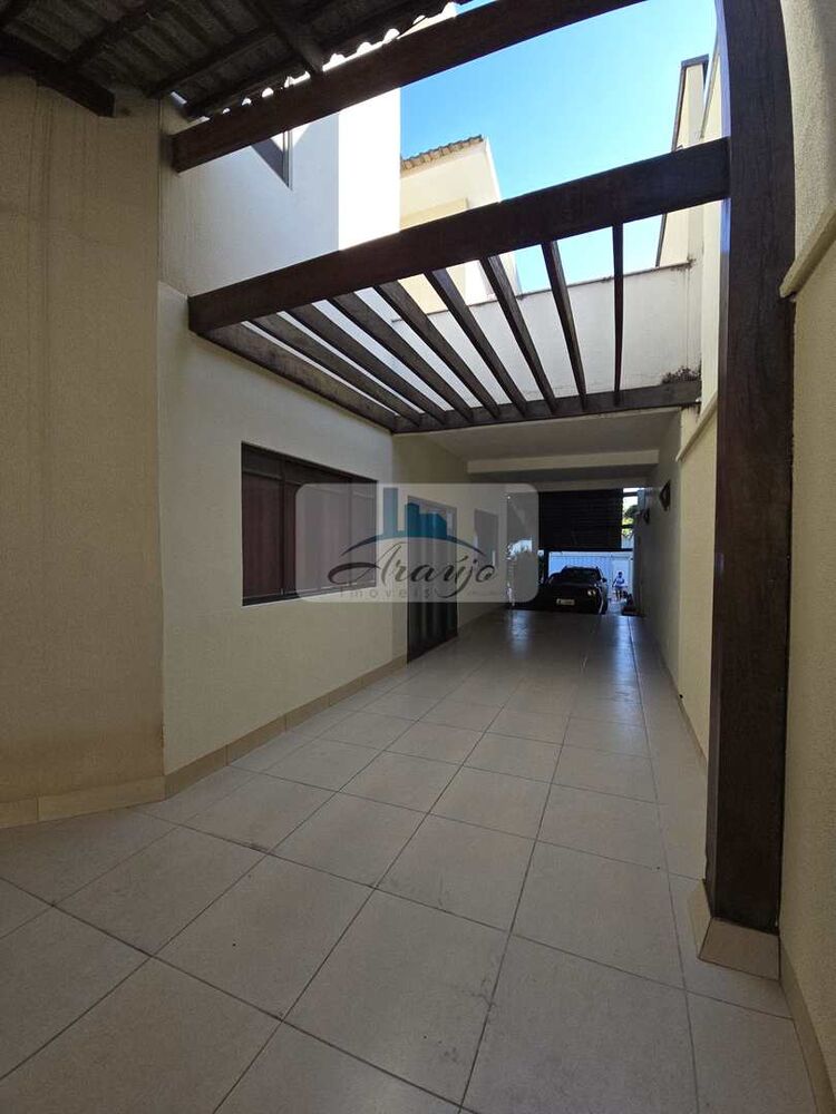Sobrado à venda com 3 quartos, 400m² - Foto 2