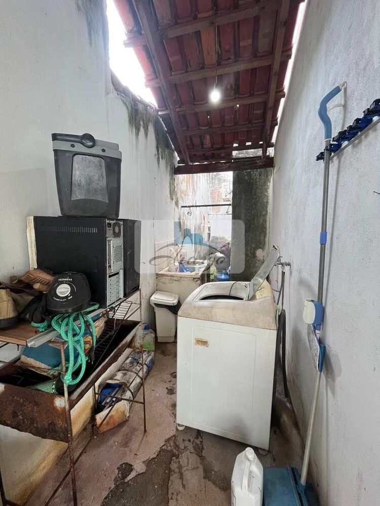 Casa à venda com 2 quartos, 360m² - Foto 4